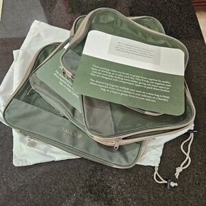 Tauck Travel Bags TWO Sets Of 2 Green Mesh Recycled Materials w Storage Bags